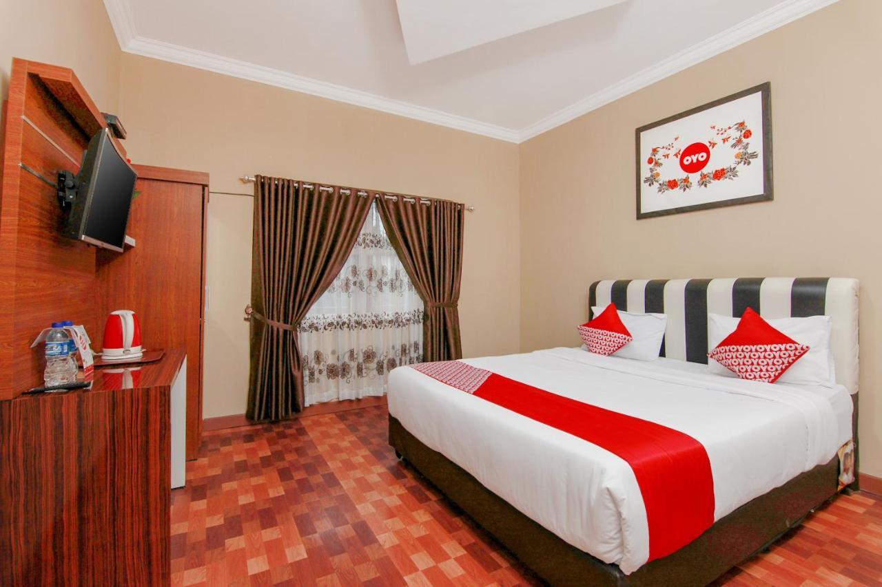 โอโย 799 โฮเต็ล ดิเยง Hotel เบอราสตากี ภายนอก รูปภาพ