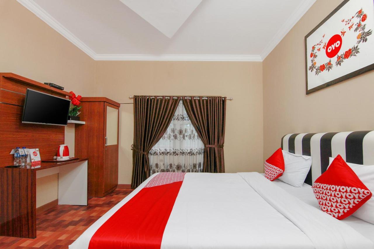 โอโย 799 โฮเต็ล ดิเยง Hotel เบอราสตากี ภายนอก รูปภาพ